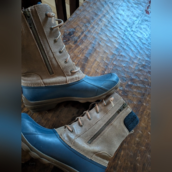 Sperry women's brown/navy cold weather duck boots - Picture 6 of 6